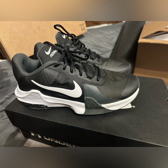 Women’s Nike Air Max - Size 8 - Picture 1 of 4